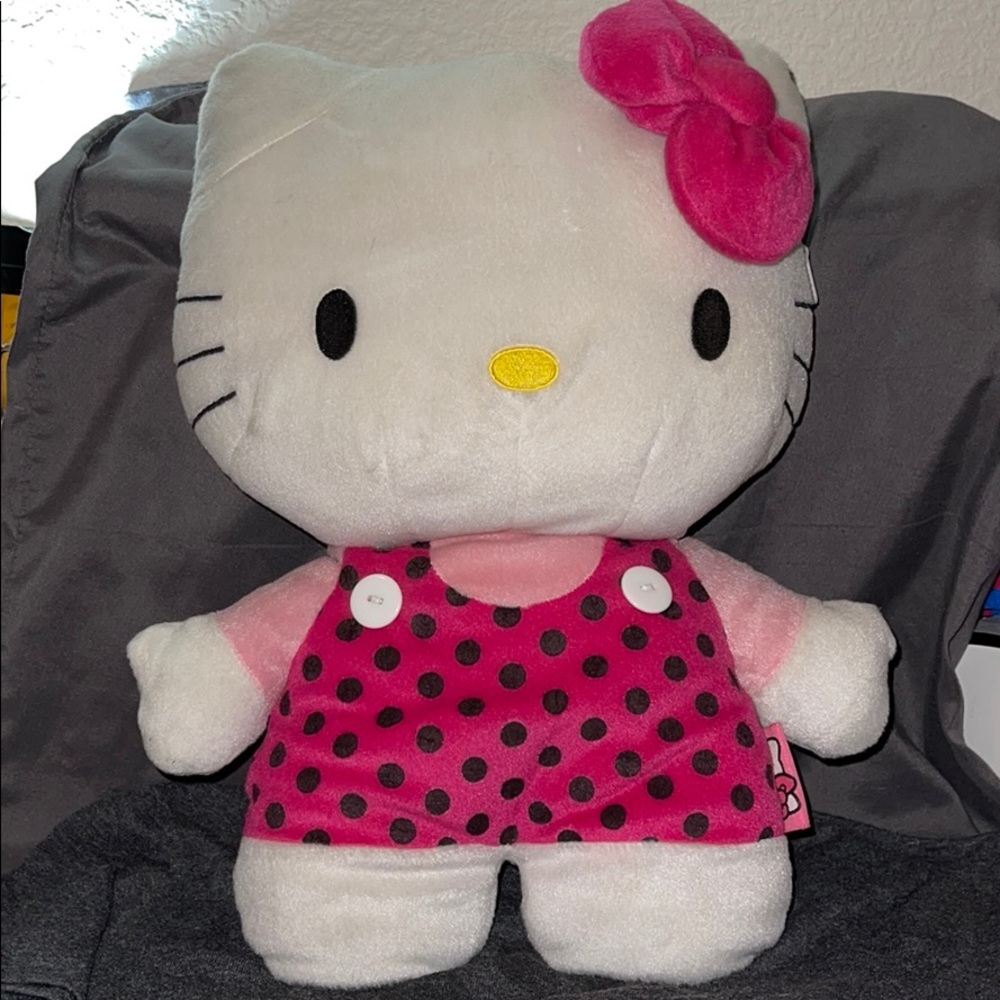 2011 Plush Hello Kitty Backpack